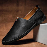 Mocassins de couro cosidos à mão