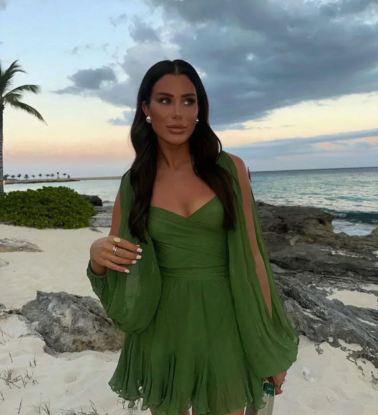 Layla | Vestido curto alegre com mangas bufantes
