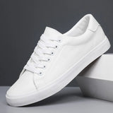 Sapatos clássicos em pele