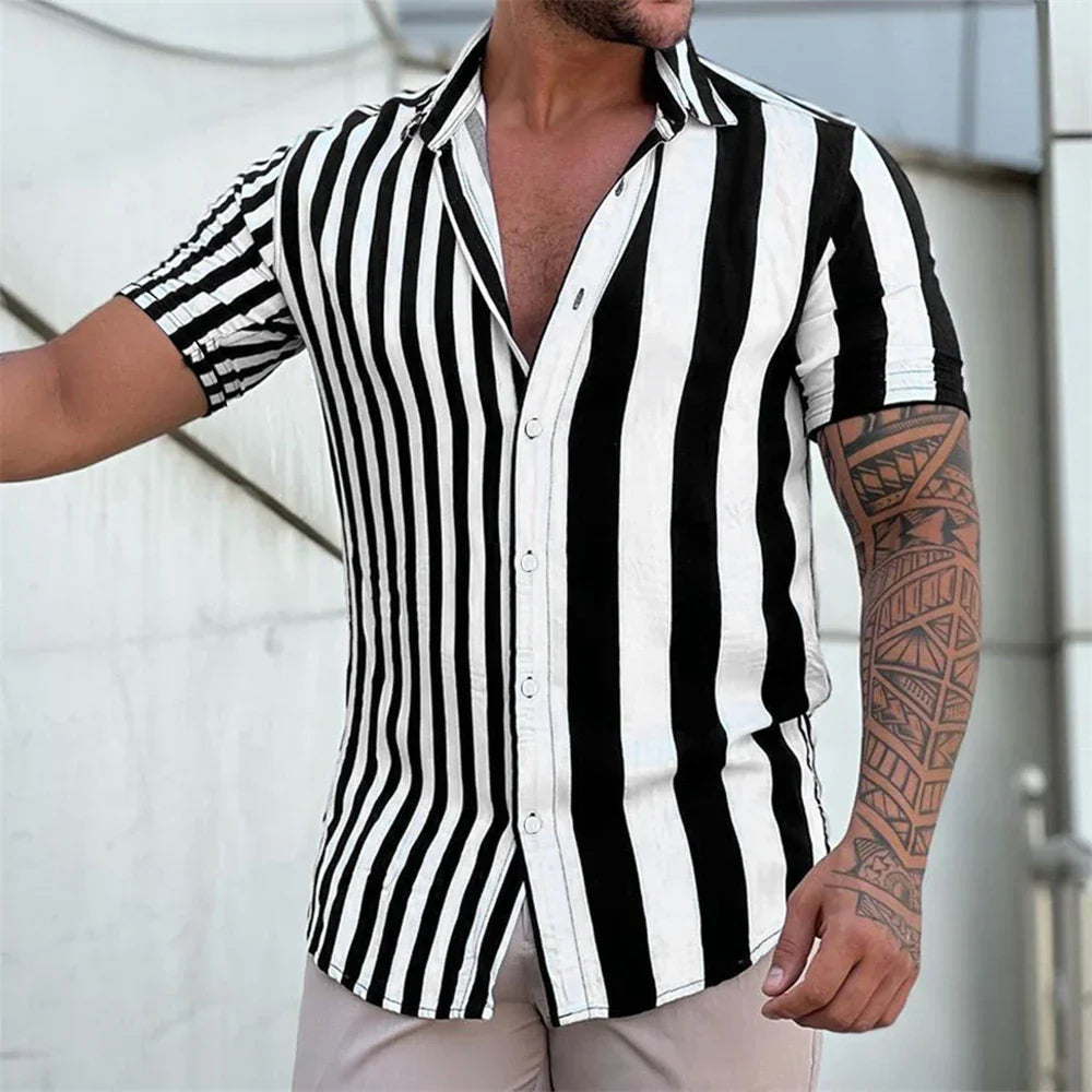 Camisa de verão de manga curta às riscas