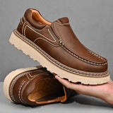 Sapatos de couro elegantes