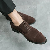 Sapatos de camurça chiques