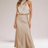 Flavia™ | Vestido Halter de Cetim Glamouroso