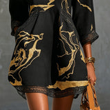 Donatella | Minivestido preto com estampado marmoreado dourado e renda em croché