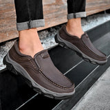 Sapatos de couro elegantes