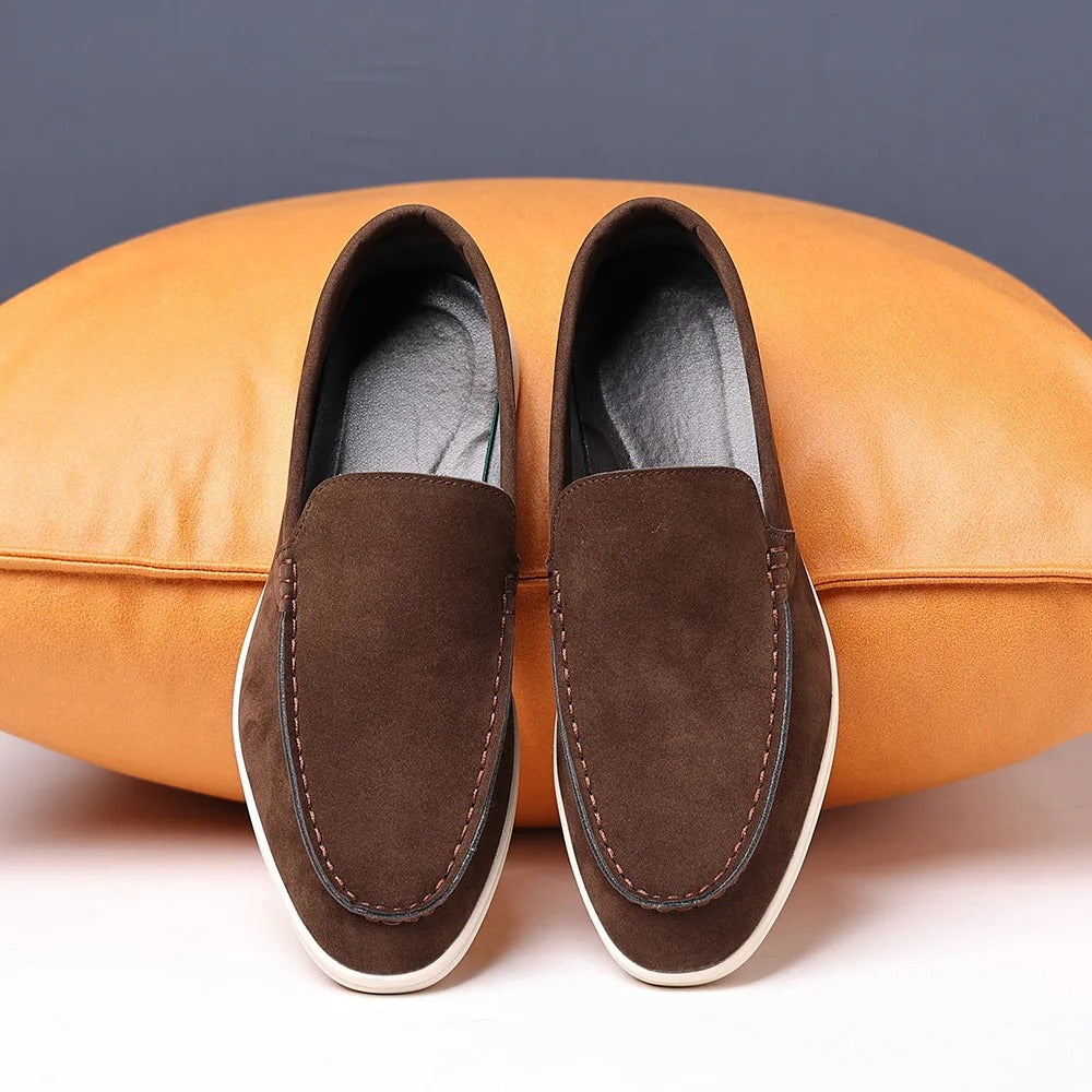 Mocassins clássicos de camurça